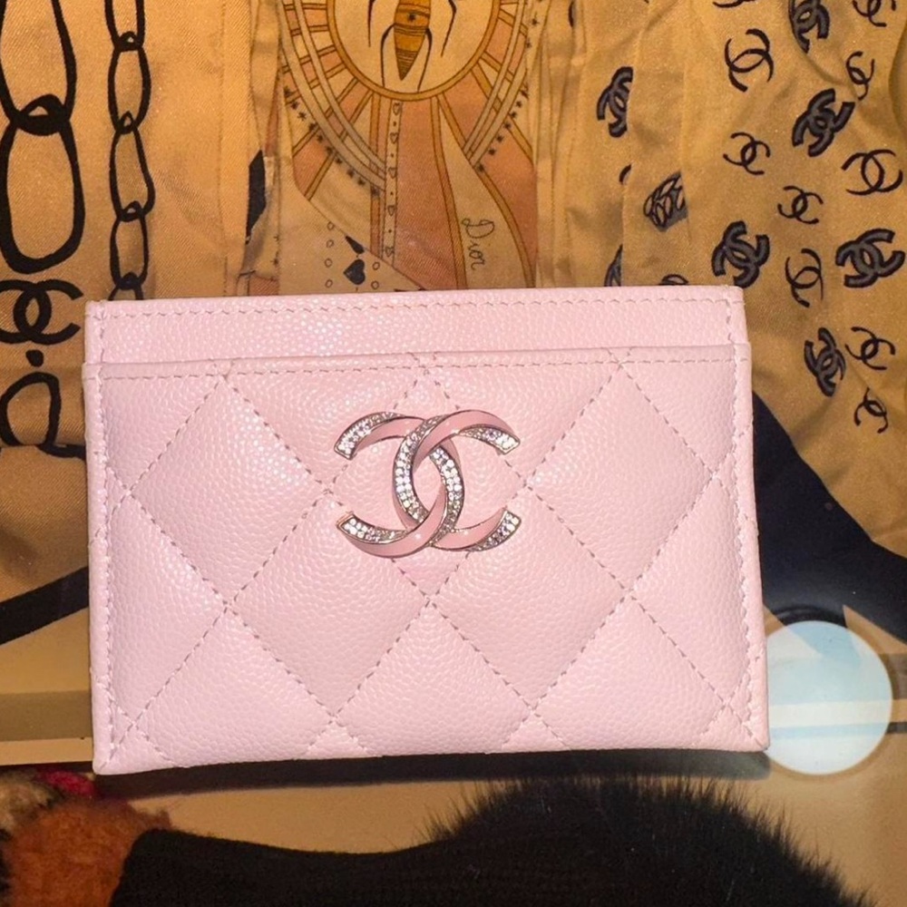 CHANEL Light Pink Quilted Card Holder with Interlocking CC